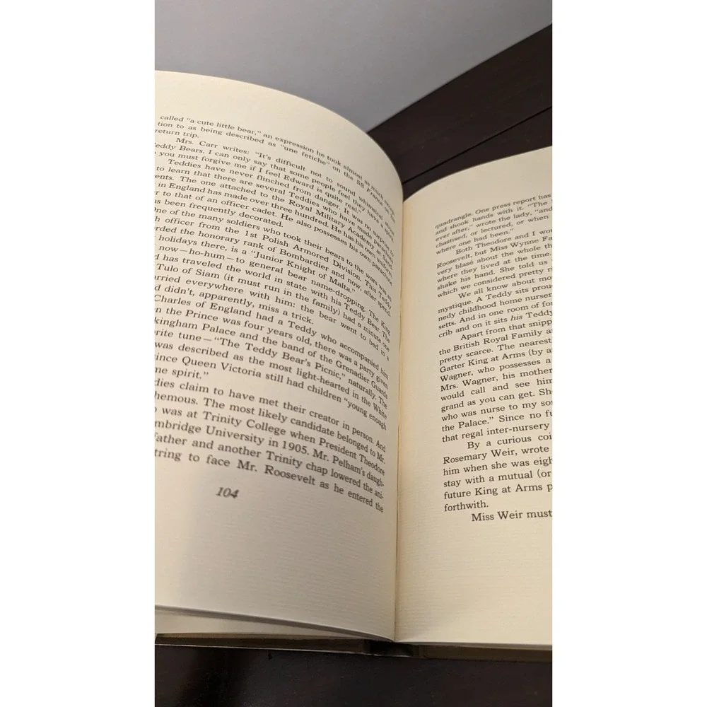 The Teddy Bear Book Peter Bull 1970 First American Edition HC Dust Jacket